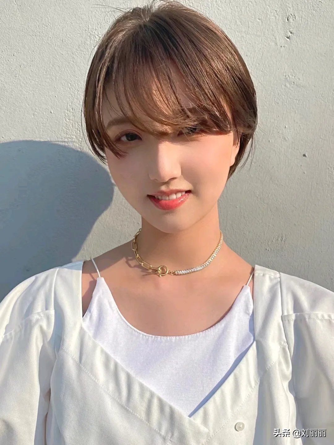 天热拒绝留长发,最火的夏日女士短发15款,剪完像整容