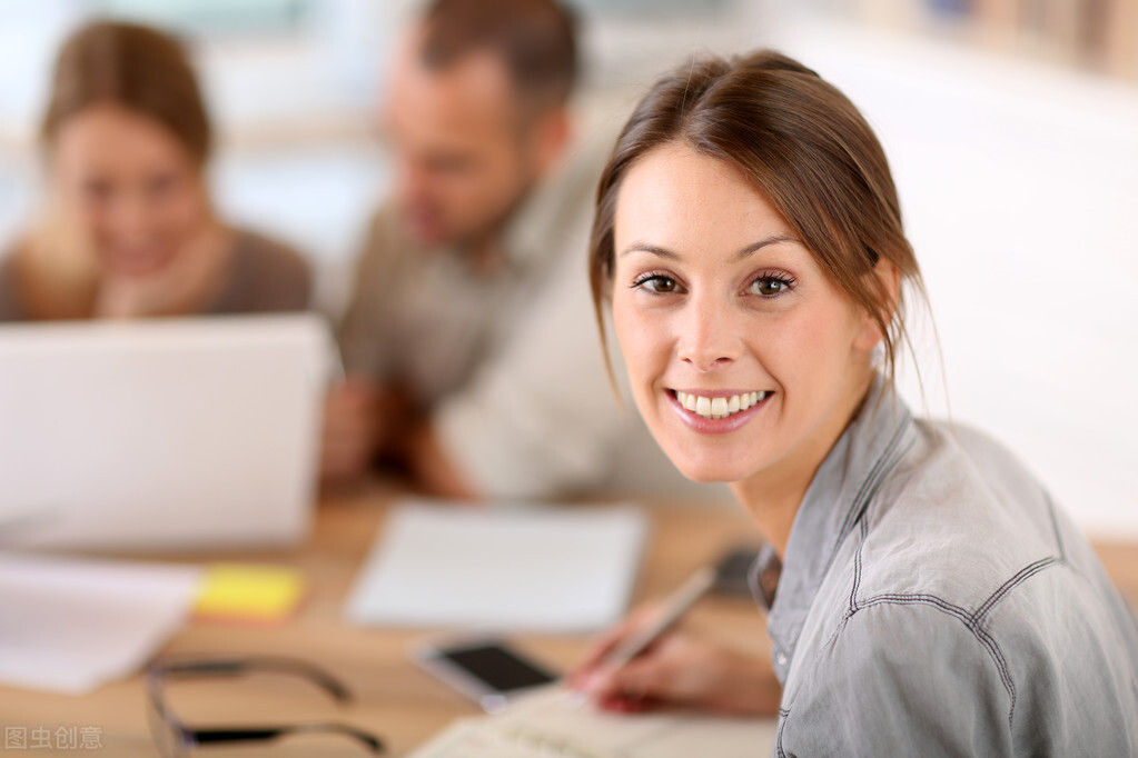 大学实训报告（大学实习生实习自我鉴定）