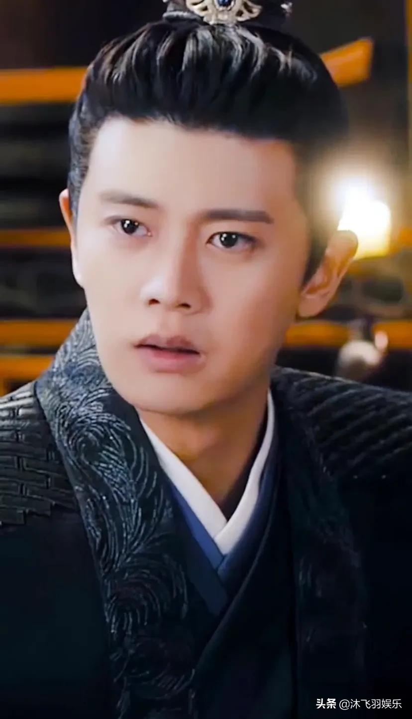 同一演员呆萌鱼霸气尊主和小南辰王的反差感，任嘉伦国超太会演了