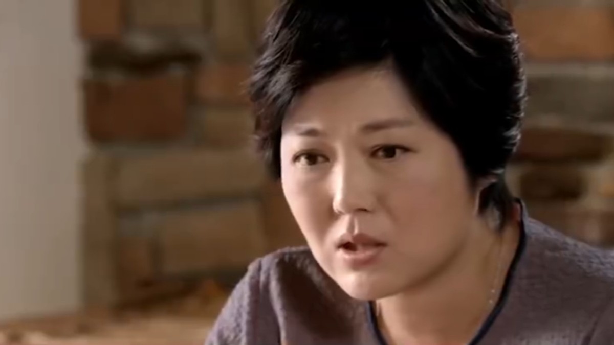 王茜华因为出演电视剧《当家的女人》而成名,她饰演的张菊香既有农村