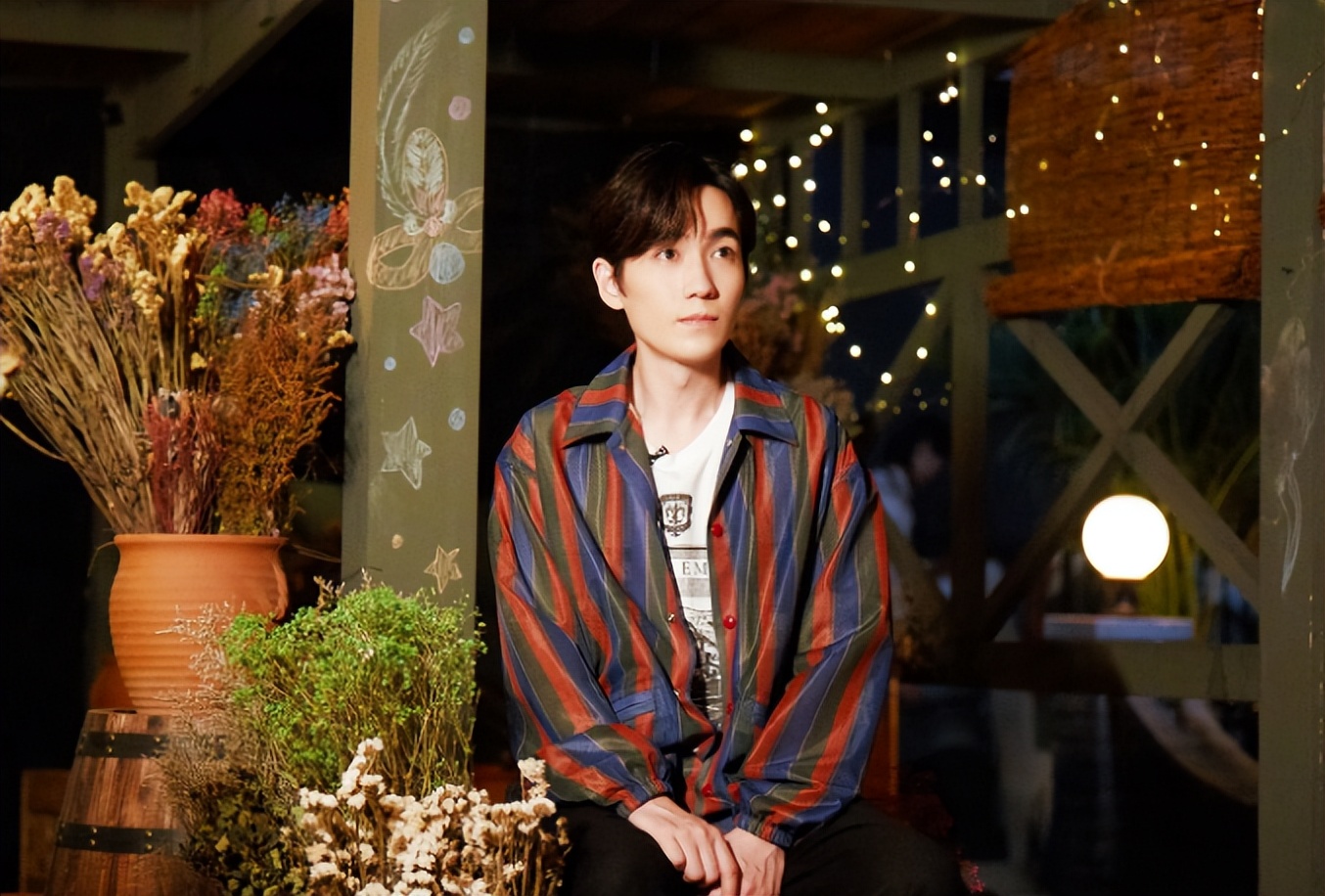 朱一龙的戏路挺宽的，他的剧我看过两遍以上，以前小动作还很多的