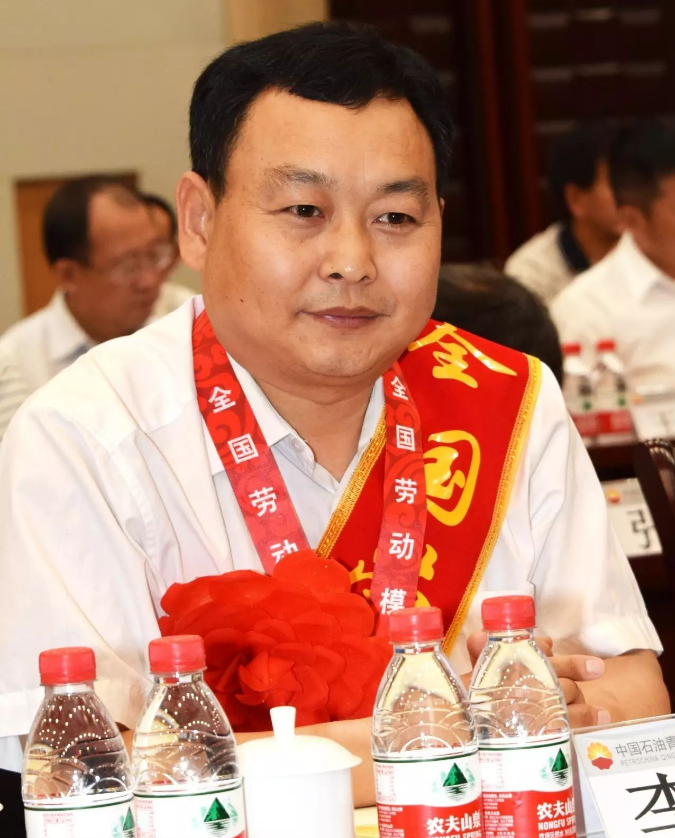 5年一选！这13人先后登上人民大会堂，获这一最高荣誉，还是校友