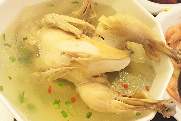 “中式煲汤”到底是养生佳品，还是垃圾食品？2类人应该少喝