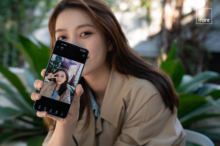 OPPO Reno7 Pro 评测：超感光猫眼镜头会发光