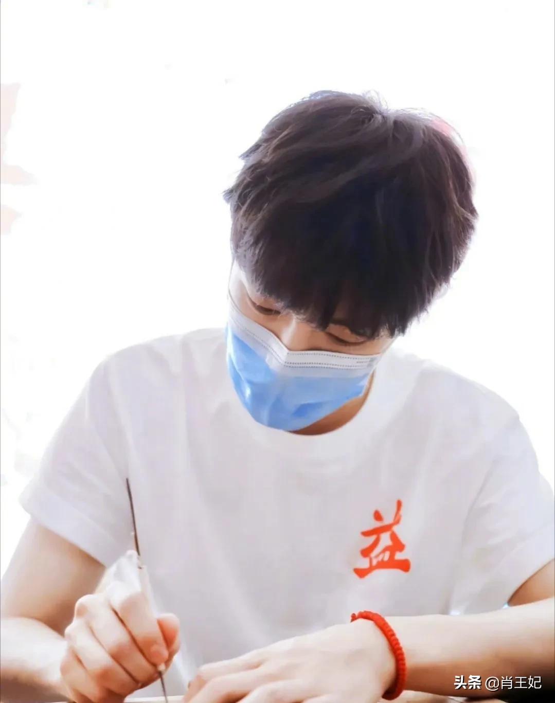 肖战那些口罩下的神颜，戴口罩也挡不住的帅气