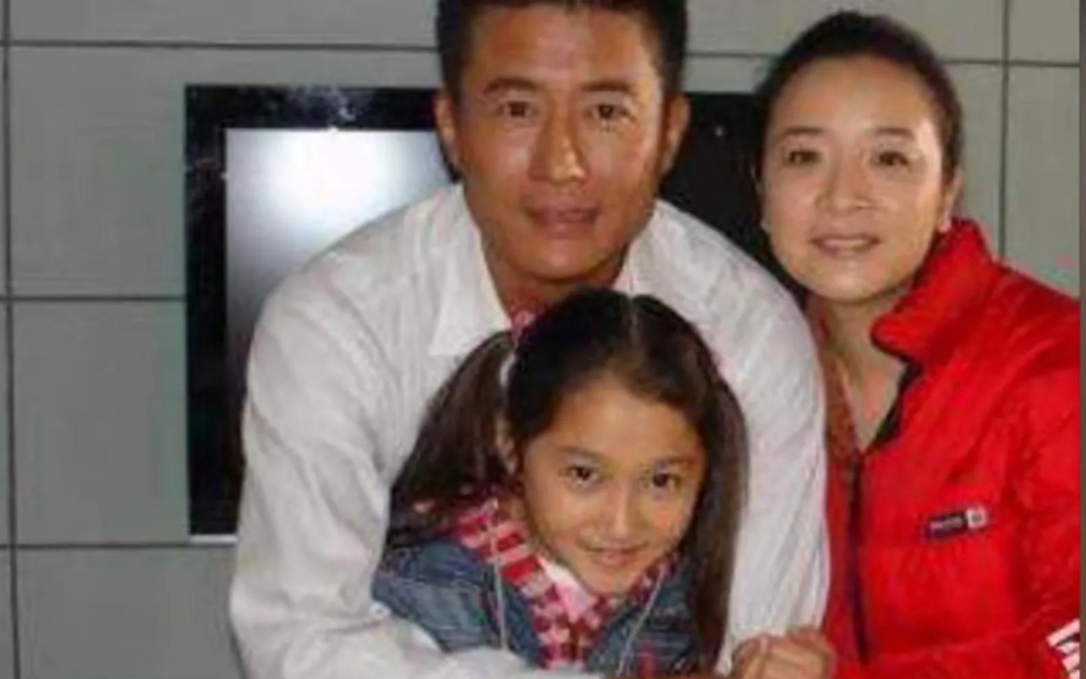 关晓彤出身名门，她才是人生赢家