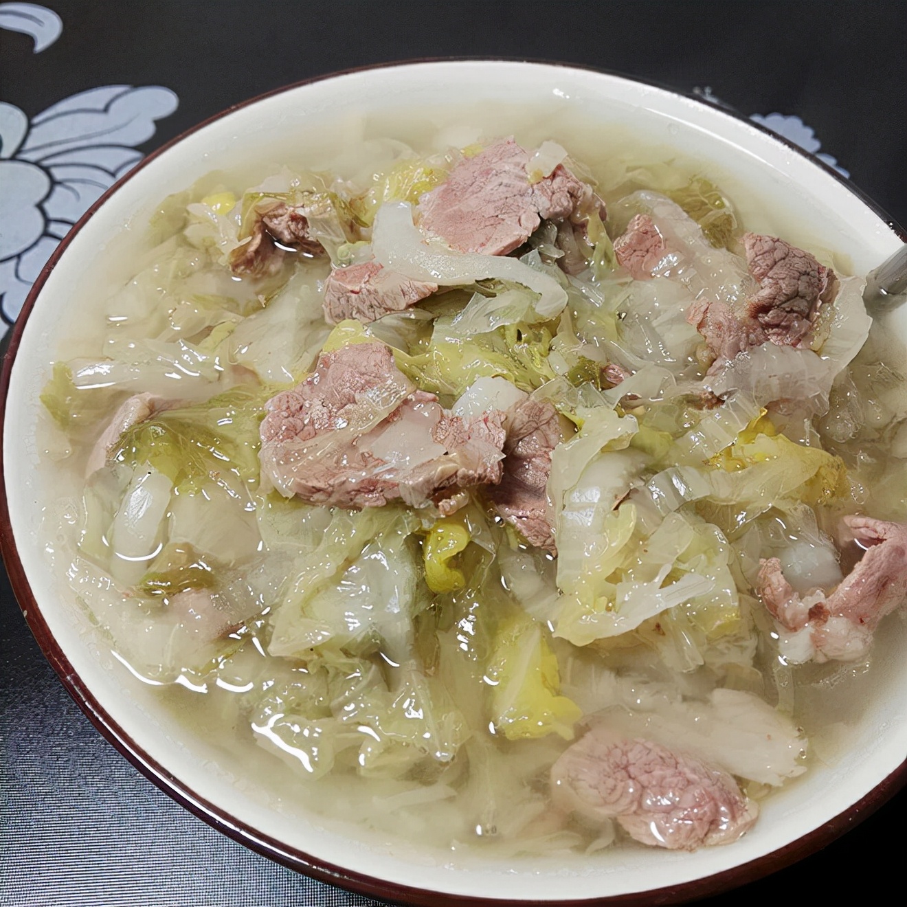 教你营养解馋的白菜炖驴肉，美味过瘾，一起痛快淋漓地大吃一通