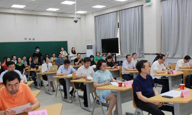 考生注意了，这10大专业毕业后“薪资”低，其中有临床医学专业