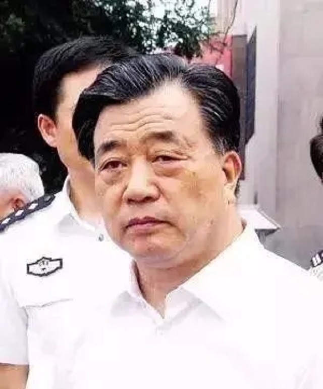 2007年,济南一高官退休前闹市炸死情妇