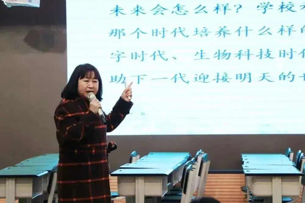 名师引领发展 问道融合语文——周晓玲名师工作室送教到彭镇小学