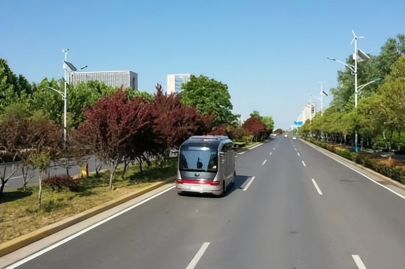 在宇通，员工出行的方式居然是……自动驾驶