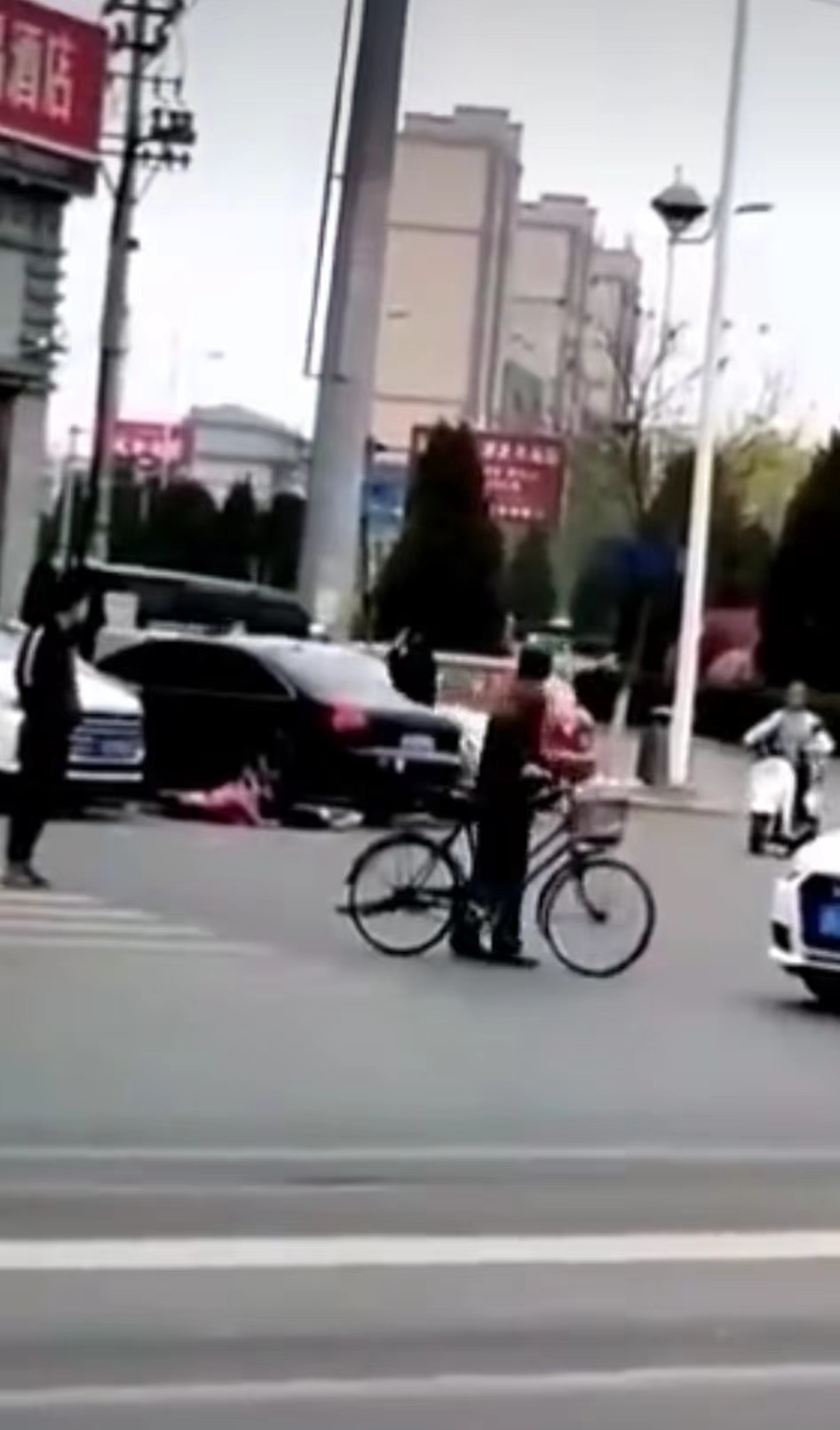 辽宁庄河 女儿撞死母亲事件 中国式家庭教育的失败 导致了悲剧的发生