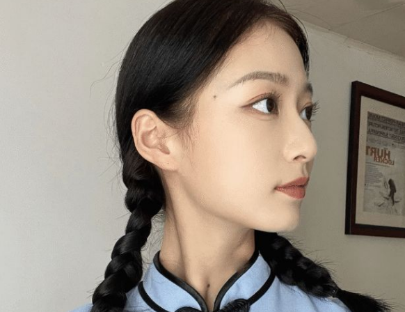 4名领诵员个个优秀，为啥唯独冯琳备受关注？杨澜一语道破玄机