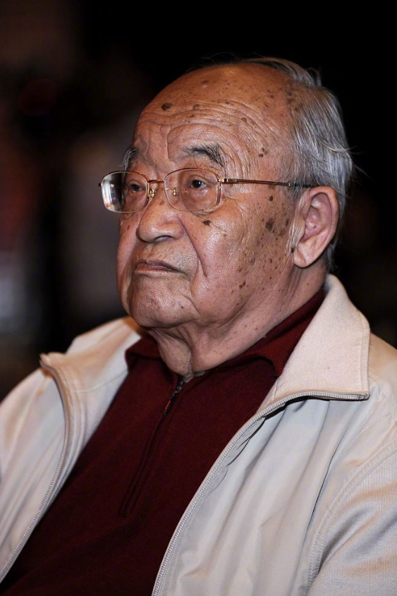 著名词作家乔羽因病去世，享年95岁，代表作有《让我们荡起双桨》