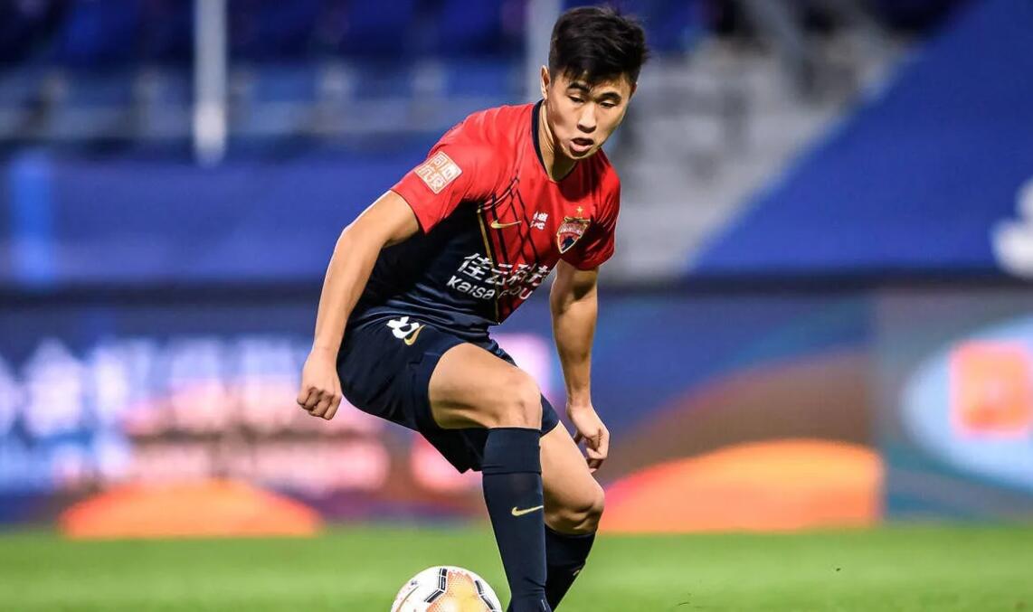 戴伟浚,提到他,相信大家对他的印象还是比较深的,虽然他与归化球员