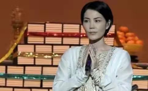 离婚后选择前任的王菲和大s：中年人的婚姻很现实，别被对方拖累