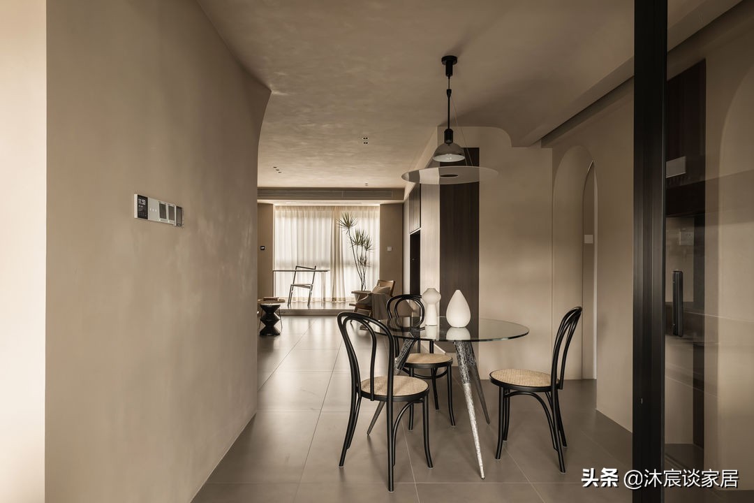 新房装修好了，父母看到会“心疼”的那种侘寂风，残缺但美的高级