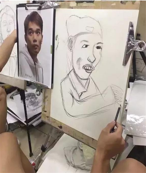 江苏艺考“66分卷子”火了，掌握了美术精髓，画得很好下次别画了