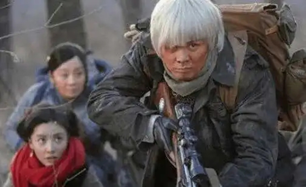 日本人出书嘲讽中国“抗日神剧”，如此乱象，该由谁来买单？