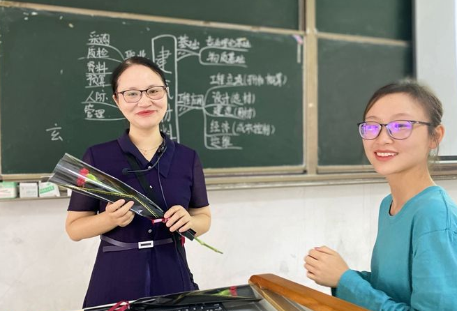 复旦大学教授的工资表流出，金额使人羡慕，网友：九牛一毛而已