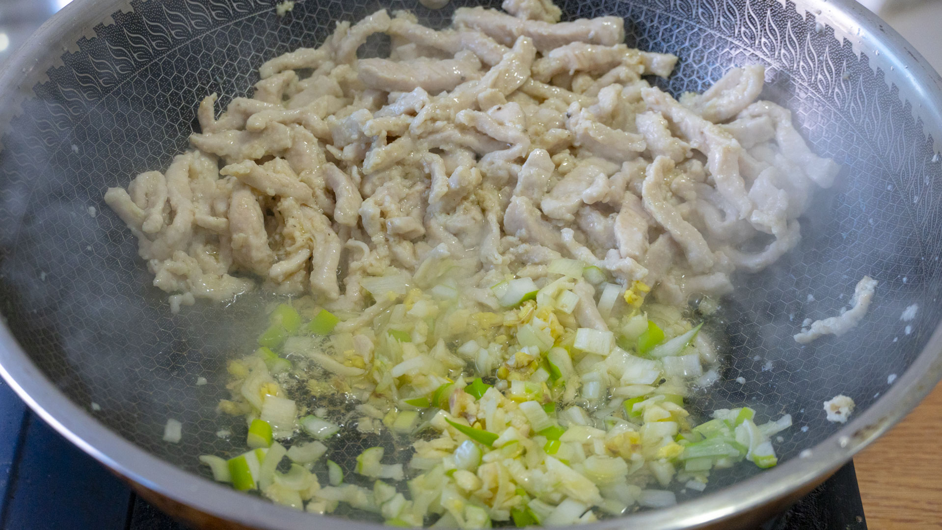 年夜饭，记得给家人做这道“富贵吉祥”，寓意好，一卷一切就上桌