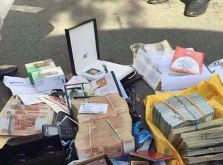 辽宁“土地奶奶”罗亚平：敛财超过6400万，还曾花5万让领导陪睡