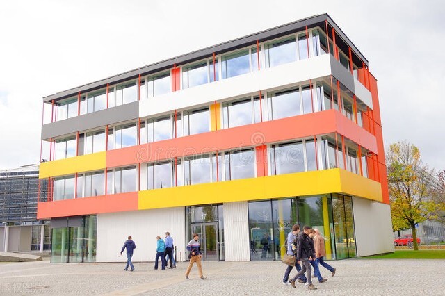 分数太低，只能选择民办大学保住本科学历，重点考虑这4所大学