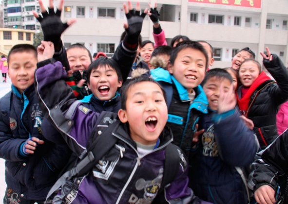 双减后的第一个寒假，学校要求学生签不补课承诺书，家长：难为人