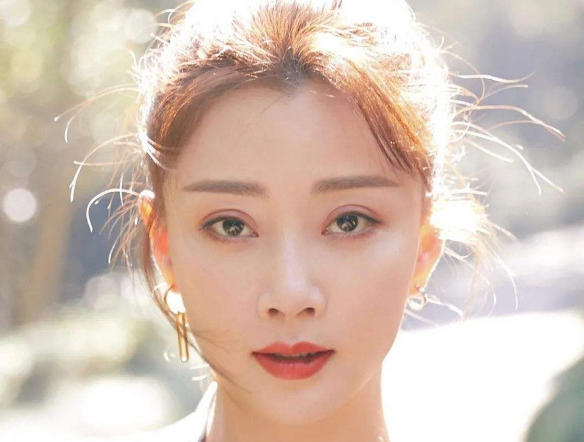 这8位有痣的女星个个有特色-有痣的女明星 - 情书号