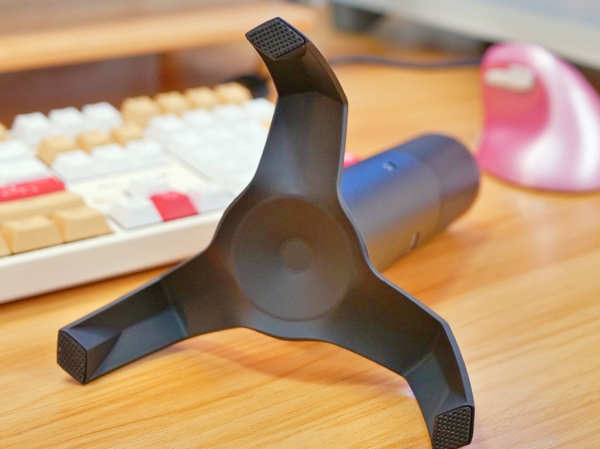 麥克風(fēng)也能光污染？雷柏上新奇葩外設(shè)，外形夸張還能直播