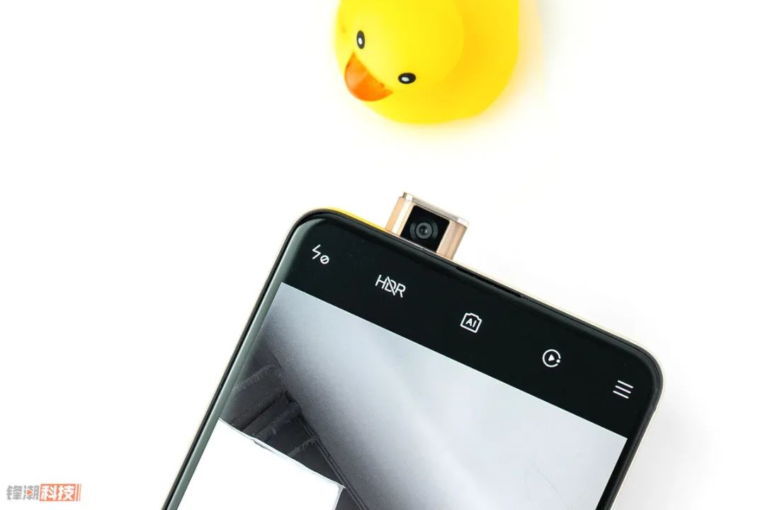 手机里面根本没有这个大块头的容身之地，但是这一次，不太一样了