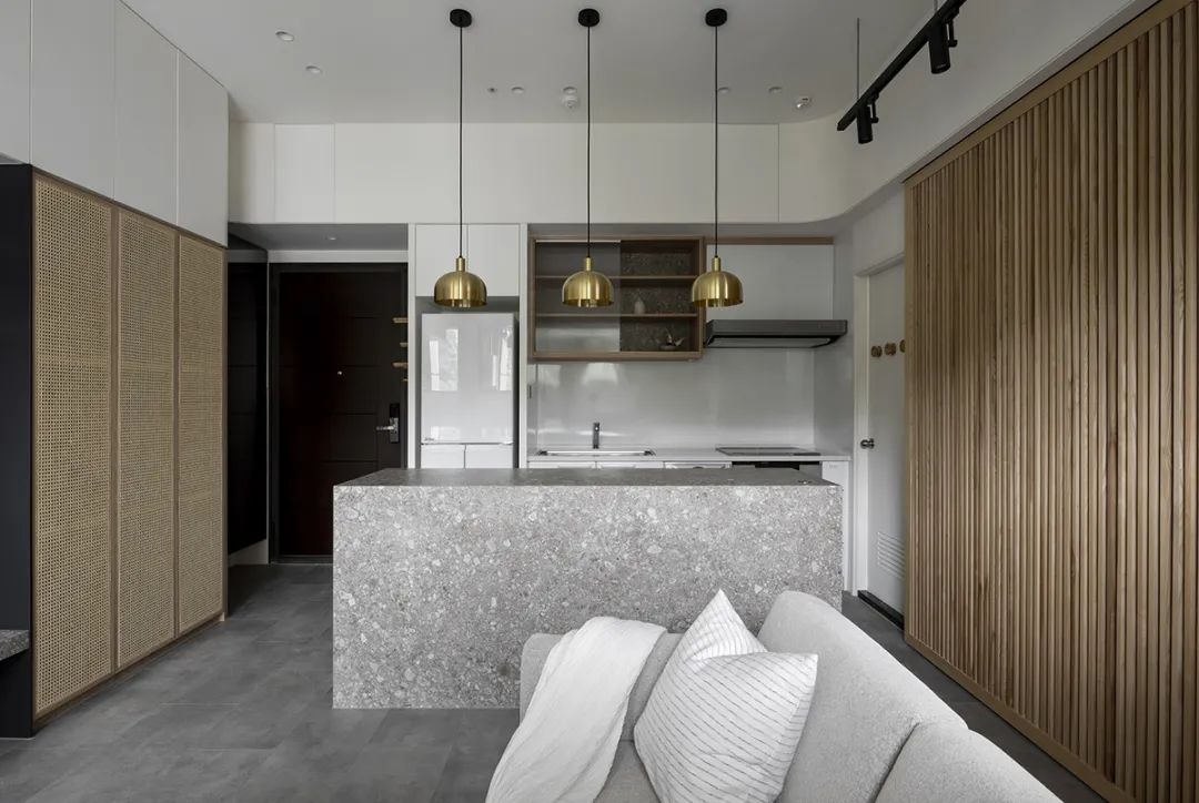 95后男主晒出33㎡独居小家：装修简约高级，随手一拍就是精致场面