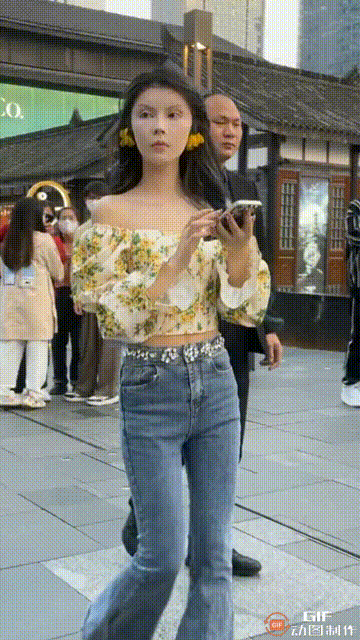 董小姐同款裙火了，看看其他人穿出来是什么味道？