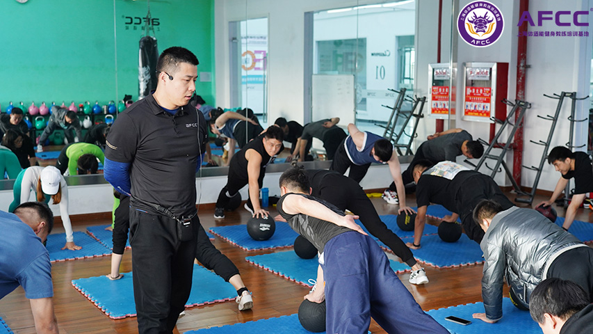 私人教练培训中心（私人教练培训机构该如何选择呢）