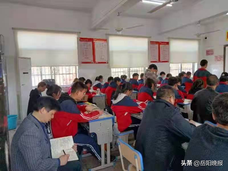 岳阳洛王中学特色教学教研见成效(图4)