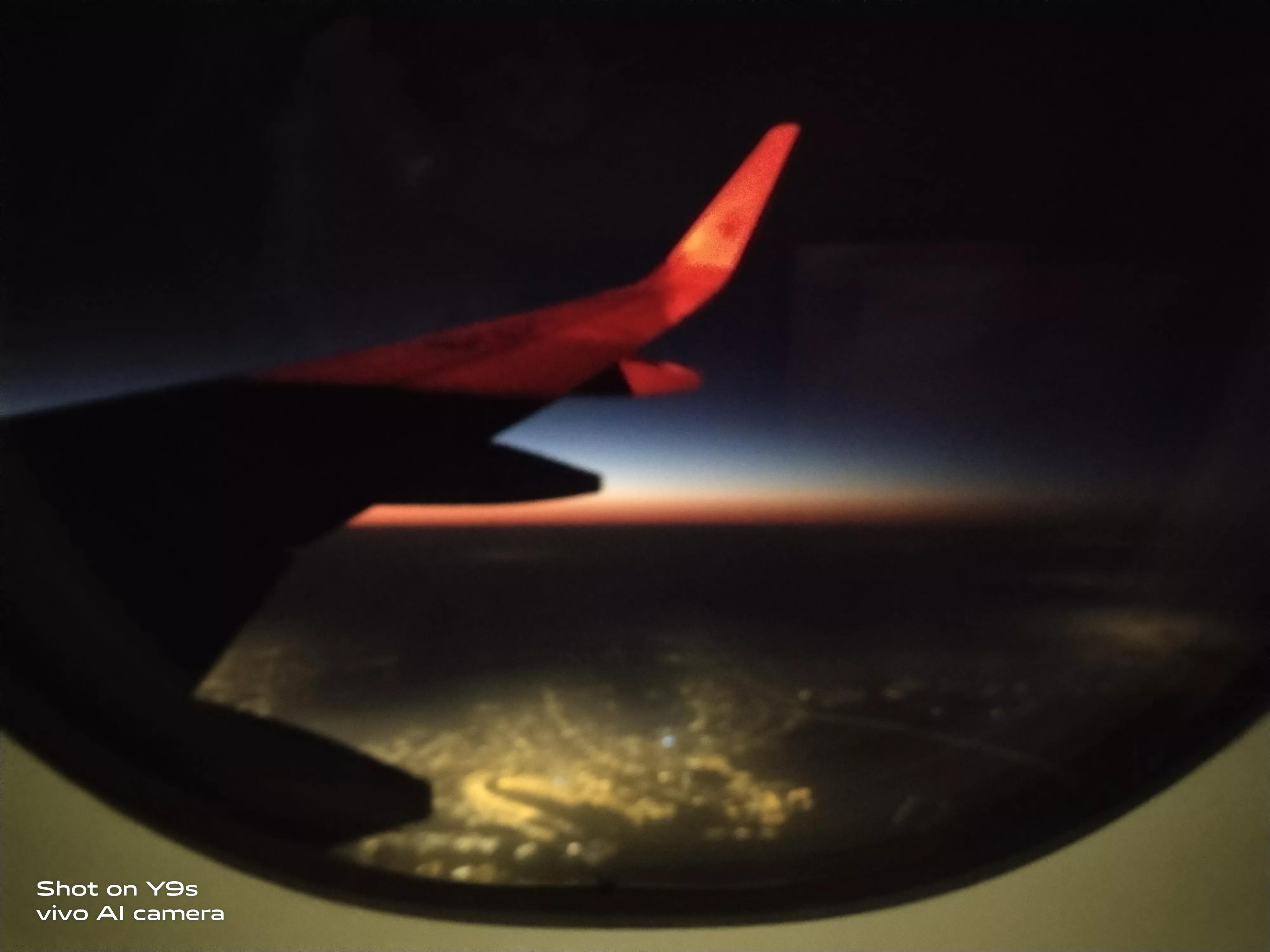 在飞机上看到的一抹夕阳