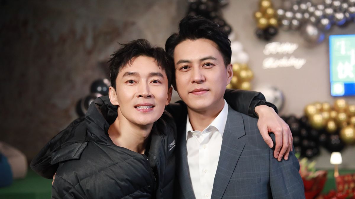 靳东新剧定档,职场剧《林深见鹿》将播,搭档李小冉cp感十足