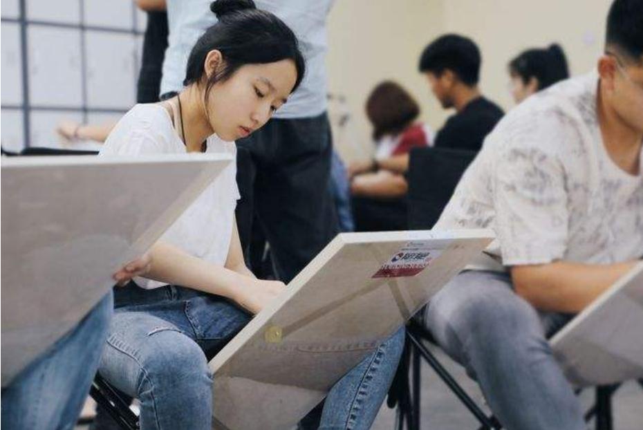 大学学费将要“涨价”？全国多个省市已经执行，一类专业涨3000元