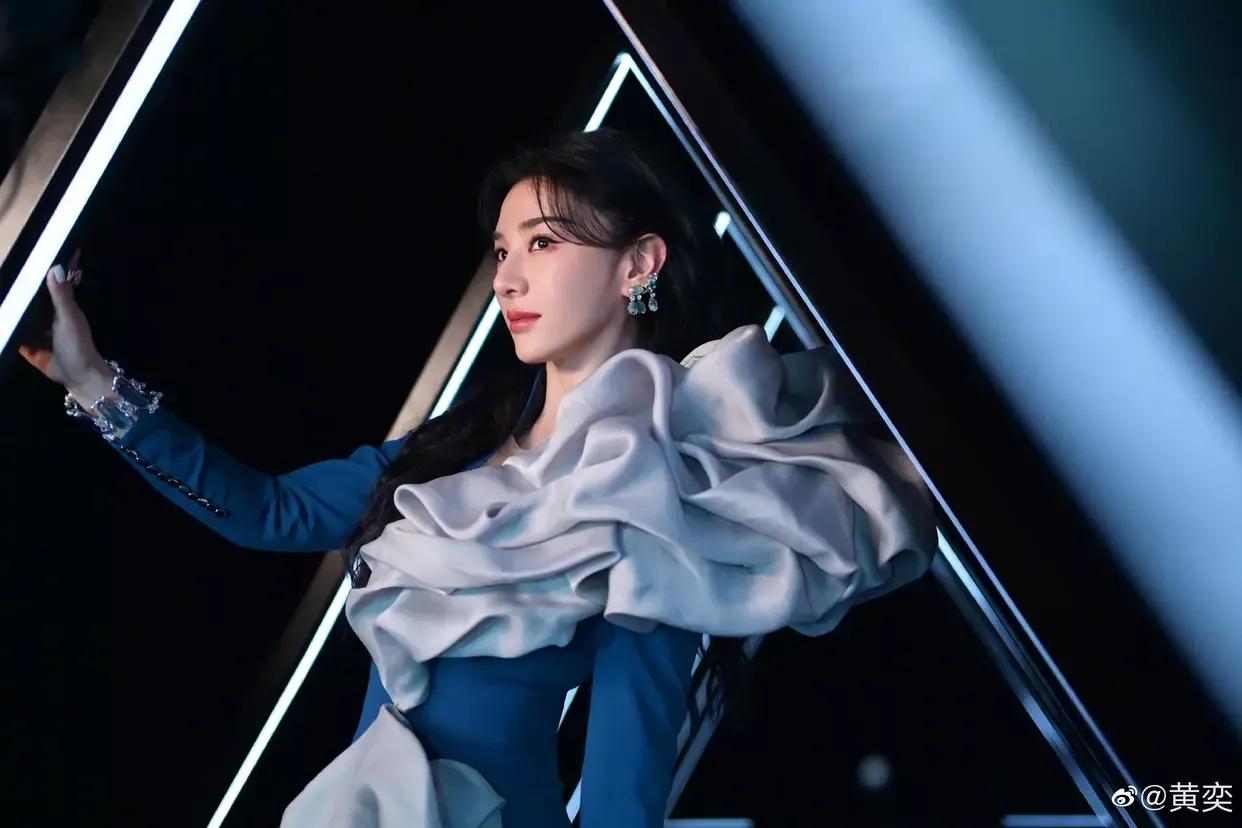 黄奕参加了《乘风破浪》之后，不仅变瘦了，也变美了