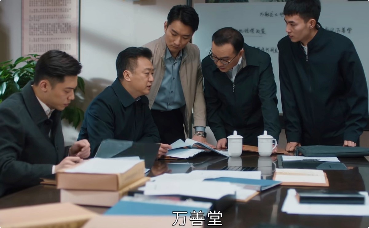 闫妮同学李至强：演完《突围》再演《幸福到万家》，换张脸没认出