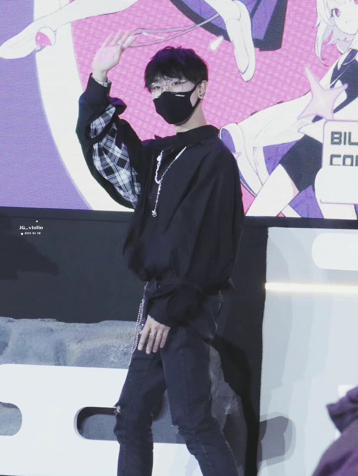 看到cv景向谁依的颜值，网友直言：哥哥可以直接出道了