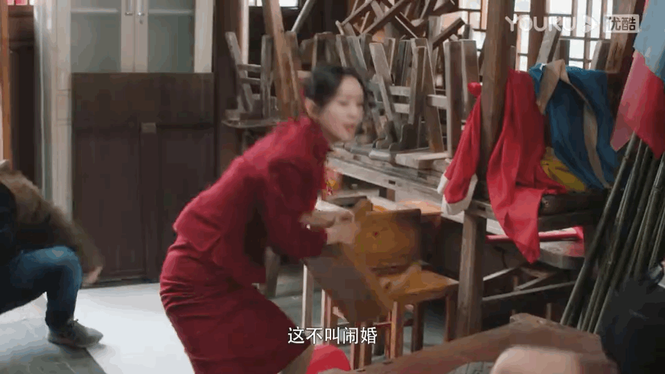 开心！赵丽颖：剧中打小人，不用挑日子