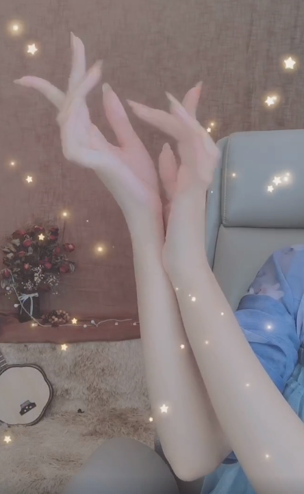 “天下第一舞指”密加：全网最会挣钱的一双手，一场直播赚200万