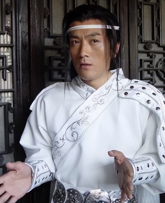 同样是演白面书生，把张国荣、任泉和佟梦实放在一起差距就出来了