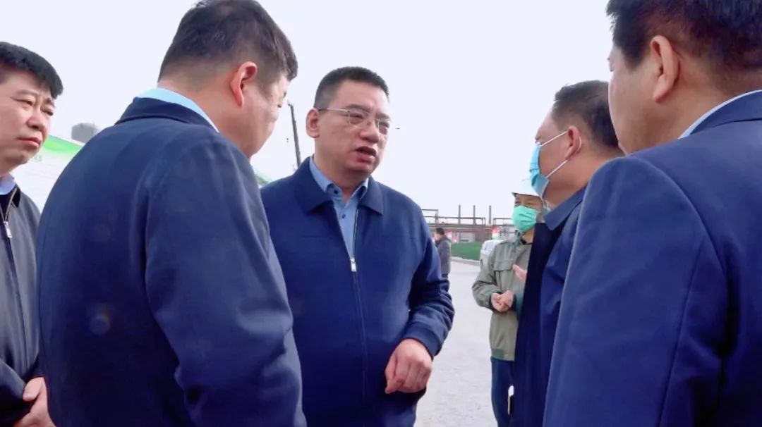 孝义市长郭清智带队深入鹏飞送服务解难题