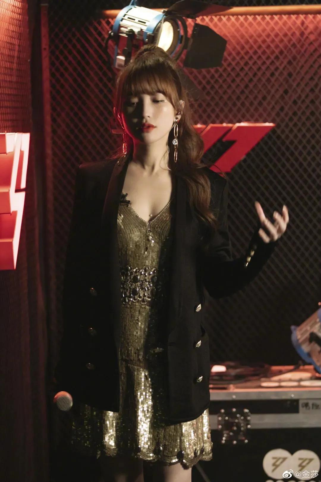 金莎｜四十依旧宛若少女，时间好像把她忘了