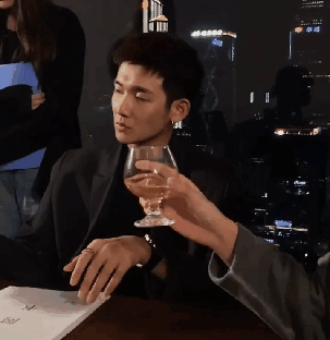 11位网红的收入，有人一分钟50万，有人年入30亿，19岁存款8位数