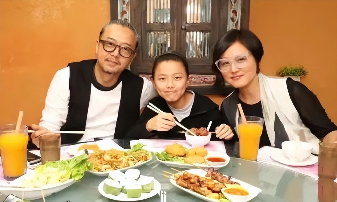 女神张延才是人生赢家，女儿可爱漂亮，大5岁丈夫将她宠成了公主