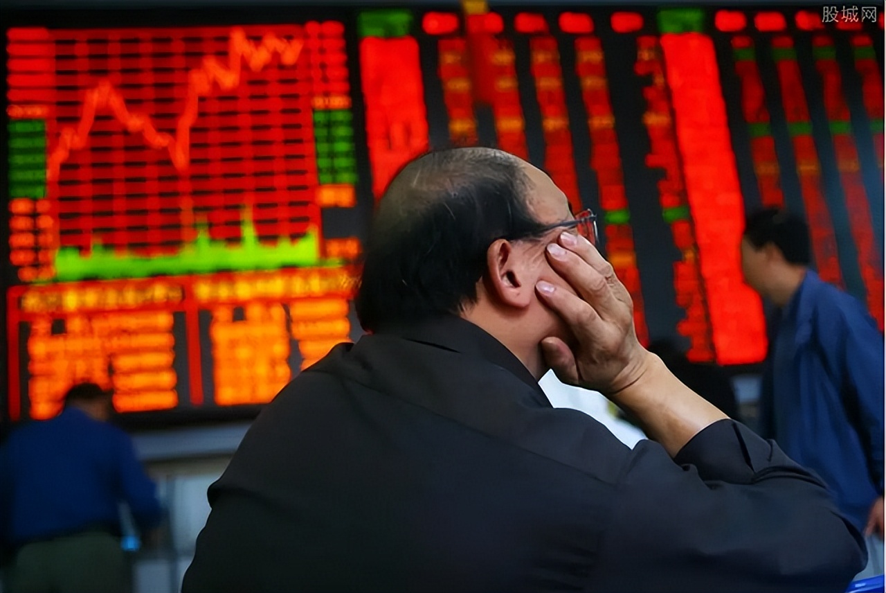 贪官付耀波落马记：带情人逃窜5国藏匿16个月，被捕时称很感动