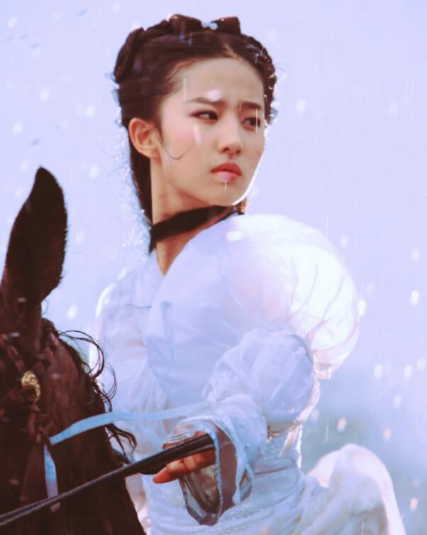 唐嫣的紫萱，白冰的莲姬，杨幂的夕瑶，统统输给了她